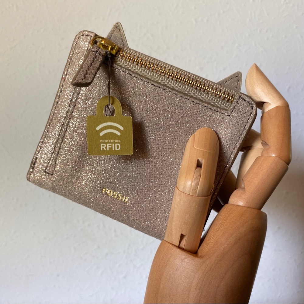 NEW! Fossil RFID mini Fox Wallet Champagne Leather - Picture 2 of 5